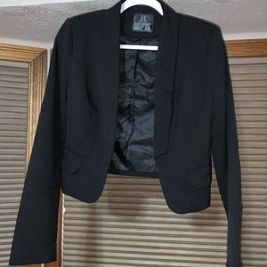 Black blazer cropped